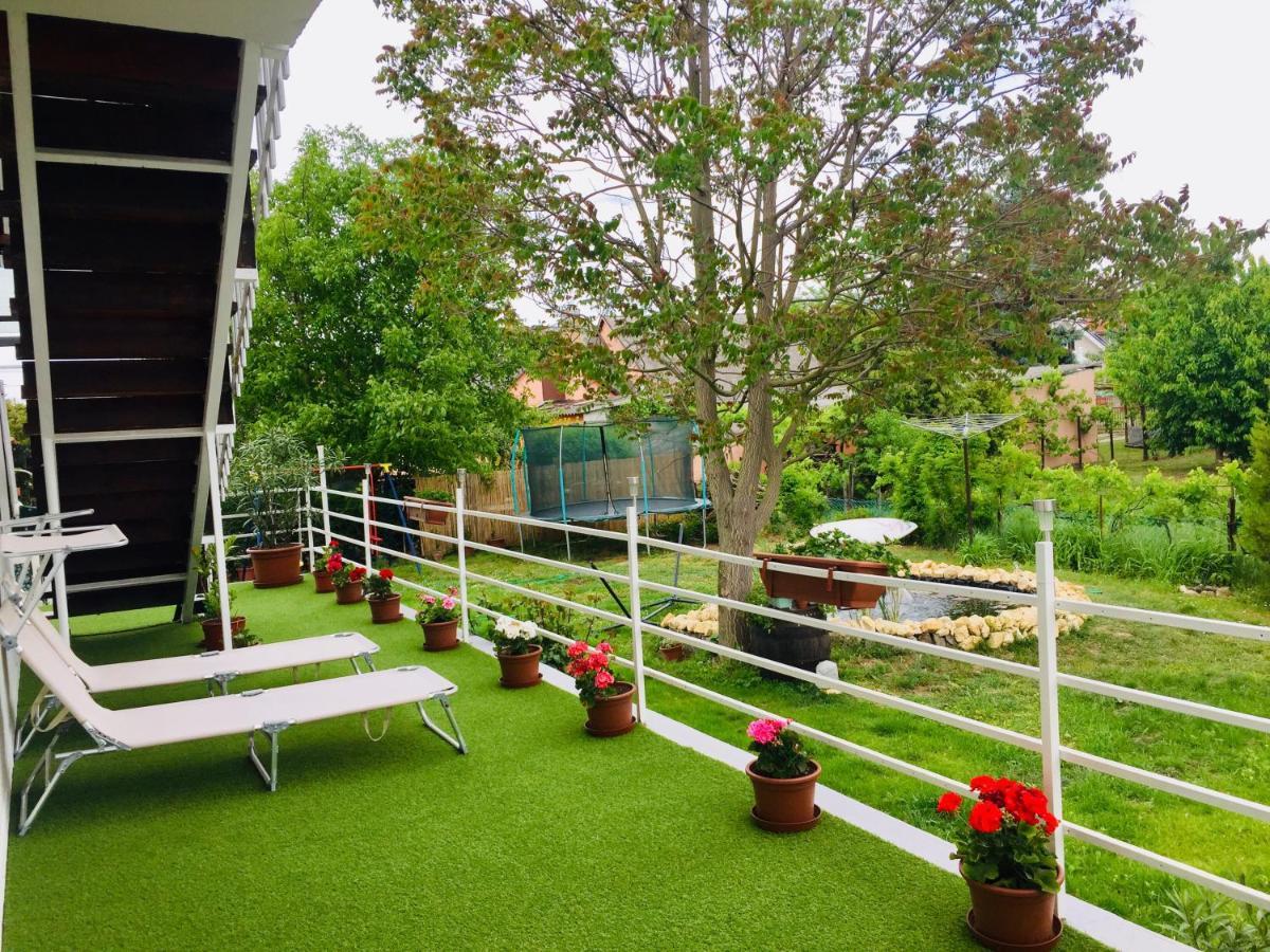 Lelle -Kert Apartman 03 Balatonlelle Luaran gambar